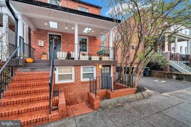 Main picture of 3513 T St NW