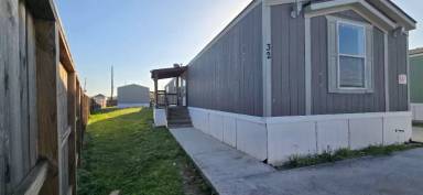 Main picture of 1120 N Vista Dr