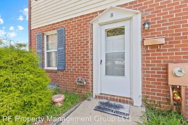 Main picture of 8 Garrison Ridge Ct