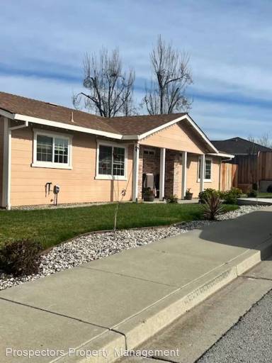 Main picture of 1270 Sawtooth Dr