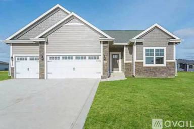Main picture of 615 NE Bowman Dr