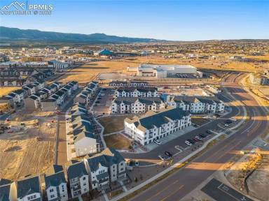 Main picture of 2252 Arikaree Hts