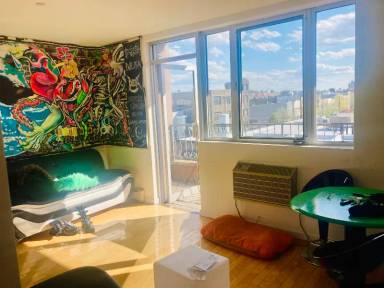 Main picture of 93 Wyckoff Ave