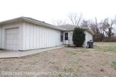 Main picture of 807 W Prairie St