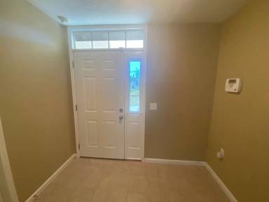 Main picture of 2915 Cedars Xing