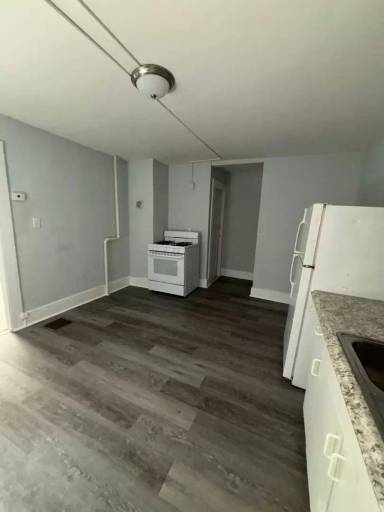 Main picture of 207 Howe Ave