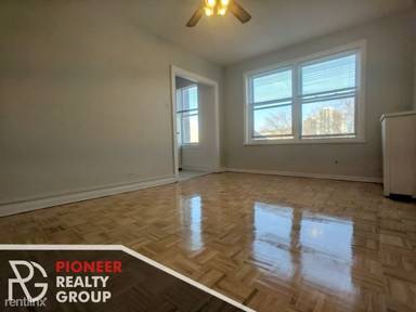 Main picture of 711 W Belmont Ave