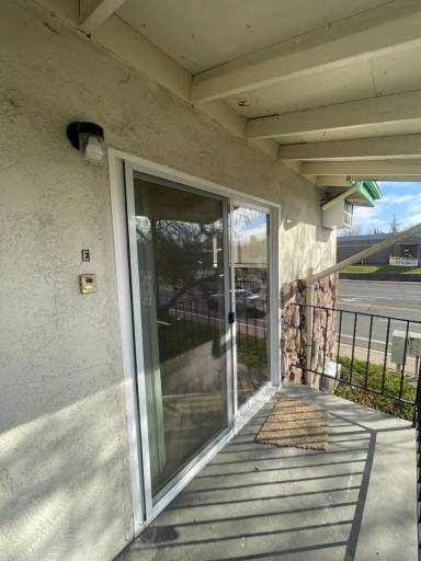 Main picture of 919 E Pine St