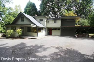 Main picture of 10425 NE 124th St