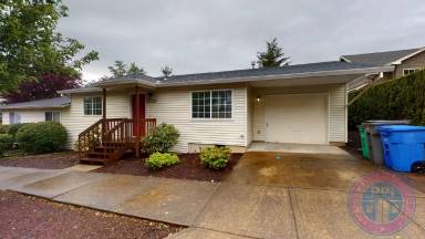 Main picture of 10903 SE Knapp St