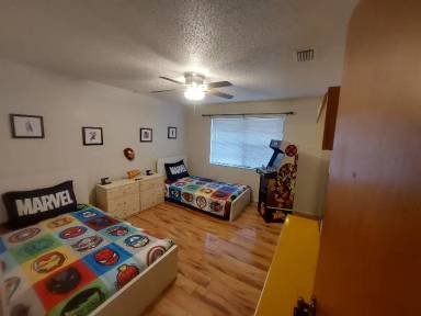 Main picture of 12216 N 59th St