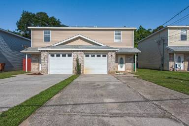 Main picture of 2125 Tom St