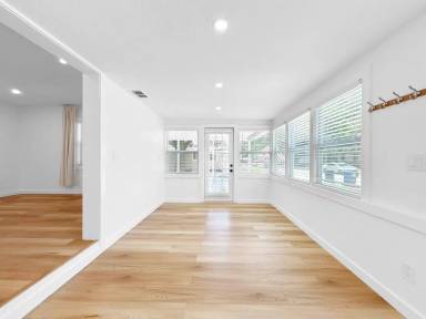 Main picture of 4631 Queensboro Ave S