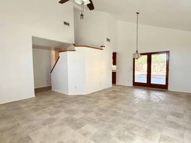 Main picture of 905 N Inyo St