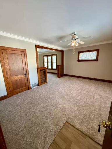 Main picture of 2331 Ogden Ave