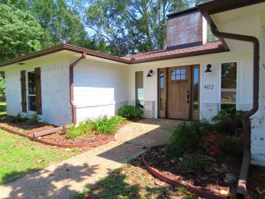 Main picture of 402 Seth St