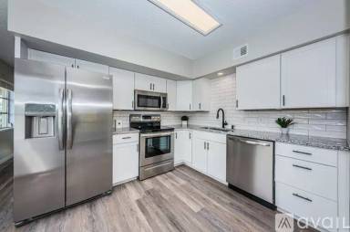 Main picture of 2426 Ecuadorian Way