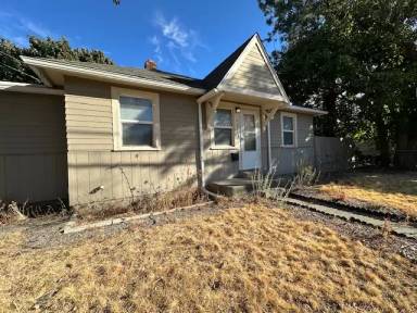 Main picture of 721 E 37th Ave