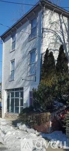 Main picture of 935 W Beverley St