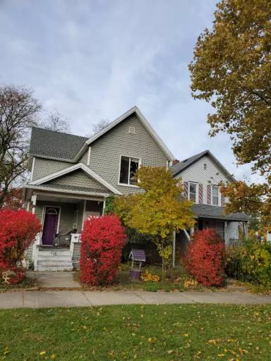 Main picture of 548 Beech St