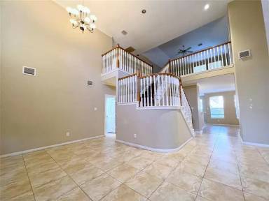 Main picture of 4742 Robins Way