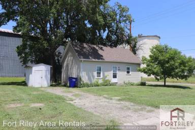 Main picture of 208 E 7th St