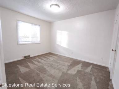 Main picture of 7016 N Amherst St