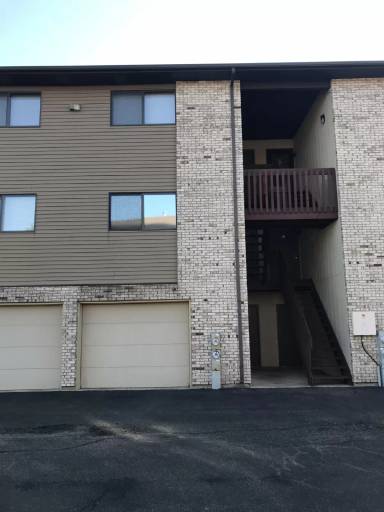 Main picture of 695-B Dean Street