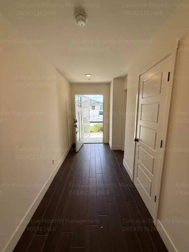 Main picture of 10315 Cooper Lake Ave