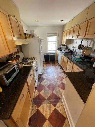 Main picture of 712 W 28th St