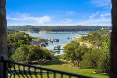 Main picture of 401 Brooks Hollow Rd