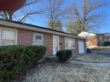 Main picture of 34 Hawkesbury Dr