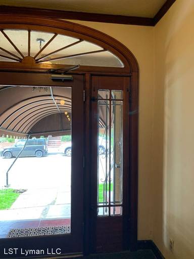 Main picture of 1630 Lyman Pl