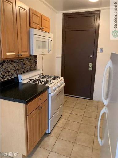 Main picture of 816 E 49th St