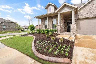 Main picture of 1301 Canary Ln