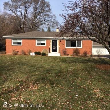 Main picture of 7922 W 88th St