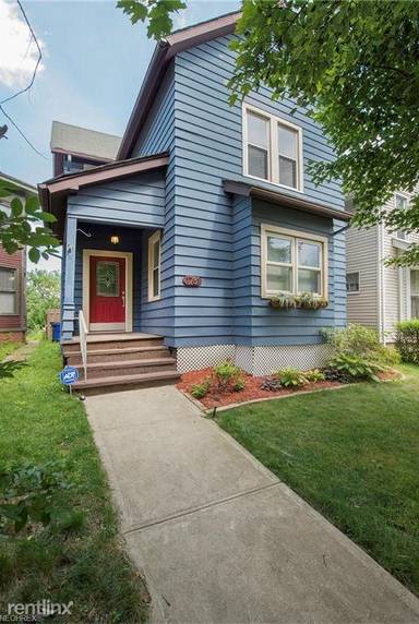 Main picture of 1781 W 47th St