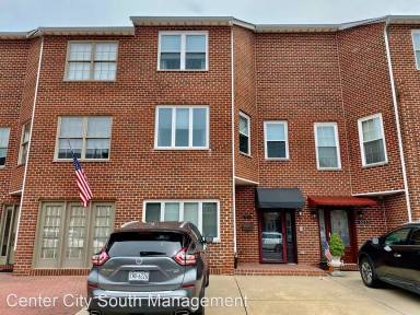 Main picture of 3241 S Sydenham St