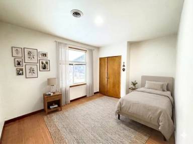 Main picture of 115 Stratford Ave