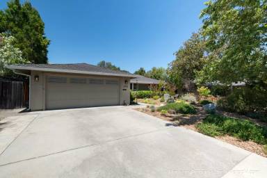 Main picture of 21561 Regnart Rd
