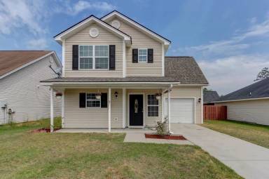 Main picture of 7 Galley Ln
