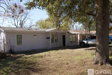 Main picture of 110 Heather Ave
