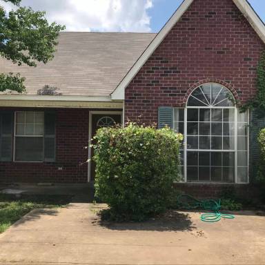 Main picture of 1307 W Kentucky Ave