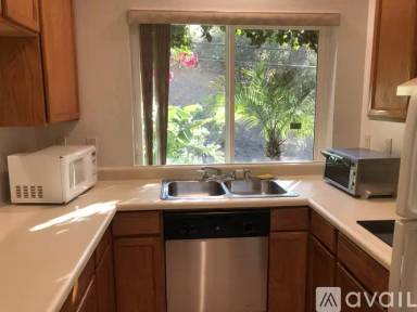 Main picture of 225 Elizabeth Way