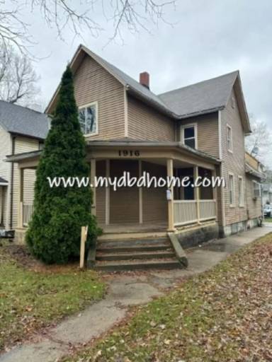 Main picture of 1916 W Main St