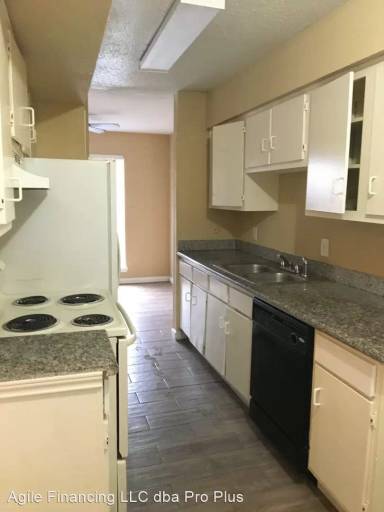Main picture of Oakwood Gardens Condo