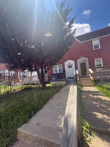 Main picture of 1910 Harman Ave