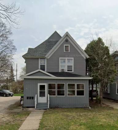 Main picture of 76 W 12th St