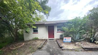 Main picture of 2100 South St