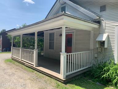 Main picture of 605 Maple St